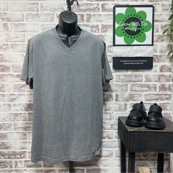 Men's Gray V-Neck T-Shirt TXL - Picture 1 of 6